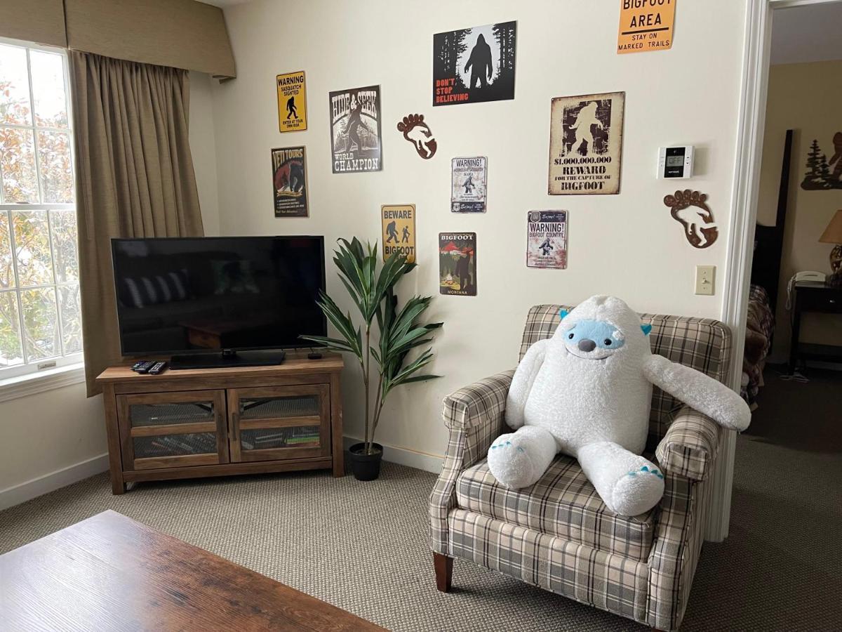 Unique Yeti-Theme Ski On Off Suite Jiminy-Sleeps 4 Hancock Exterior photo